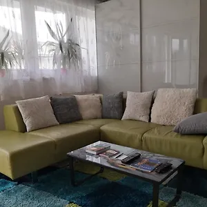 1,5 Szobas Lakas Terasszal,koezel A Szechenyi Fuerdohoez Apartmán